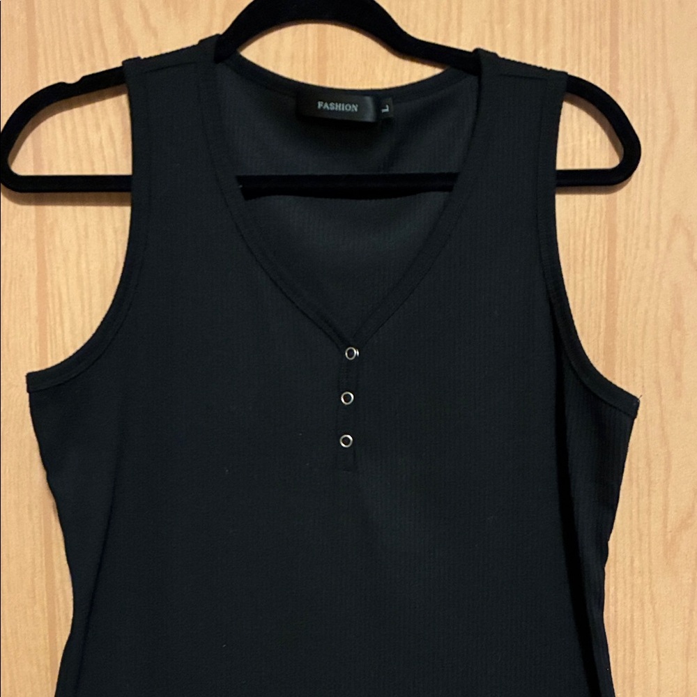 FAVLUX Black V-Neck Tank Top